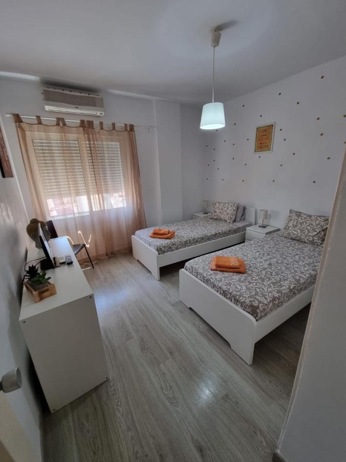 Apartamento Con Encanto "Larios Street" Apartment Malaga Luaran gambar